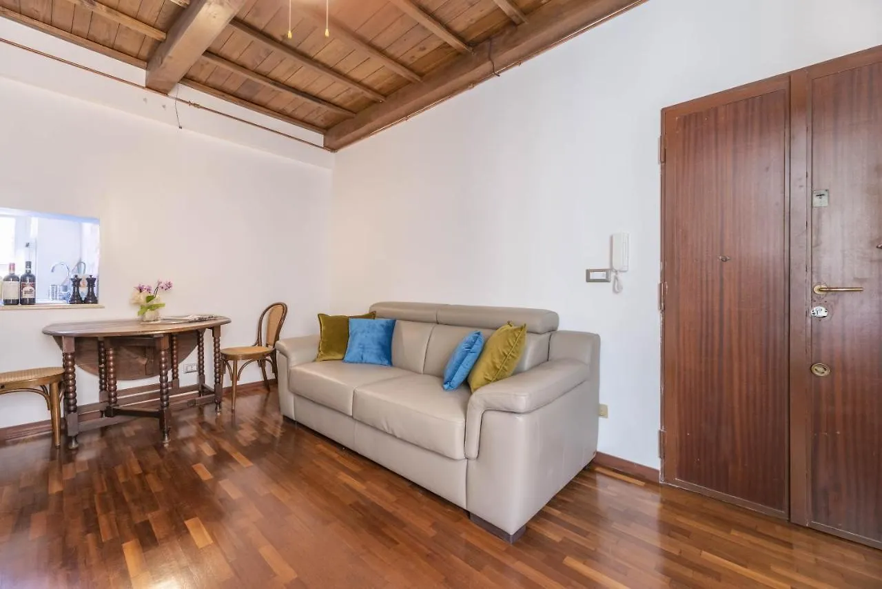 Apartment Bijoux Mario De Fiori Stayinrome Italy